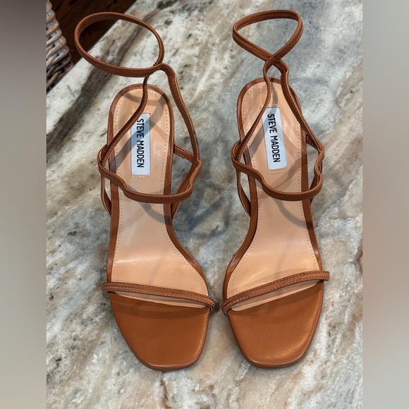 Women’s STEVE MADDEN Nectur heeled Strappy sandal in camel. Size 9.5 - Picture 2 of 7